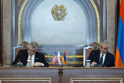 Հայաստանի եւ ԱՄՆ-ի միջեւ ստորագրվել է դրամաշնորհային համաձայնագիր. Հայաստանին կտրամադրվի 120 մլն դոլար