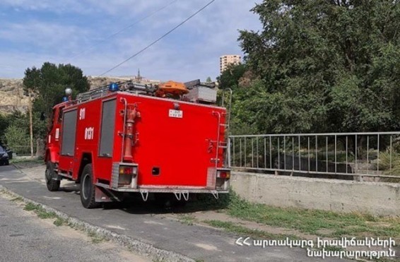 Կոտայքի մարզի Գեղադիր գյուղում երկհարկանի տուն է այրվում