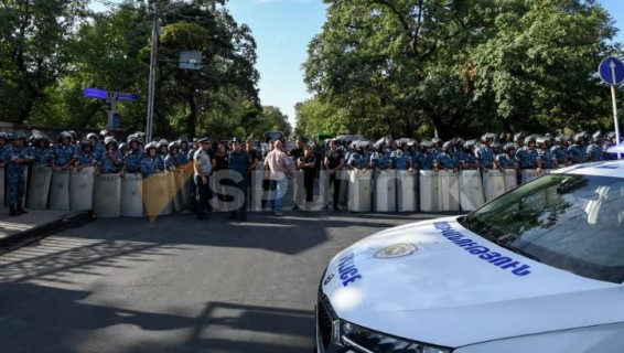 Полиция Армении предостерегла участников акций протеста от противоправных действий