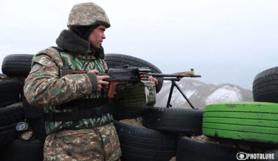 Азербайджан обстрелял армянские позиции и обвинил армянскую сторону в якобы обстреле