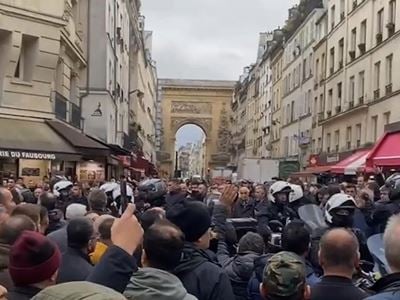 Макрон заявил, что курды во Франции стали целью гнусной атаки в Париже