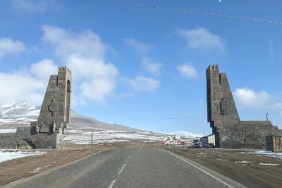 «Փաստ». Ովքե՞ր են աջակցում Սյունիքում մնացած արցախցի մեր հայրենակիցների կարիքների բավարարմանը