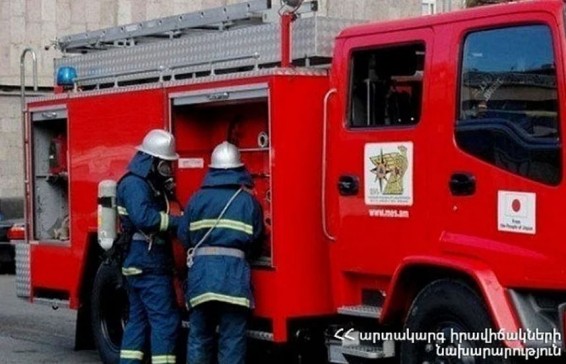 Во время пожара в жилище военнослужащих в селе Азат находился 21 человек, спаслись шестеро - полковник