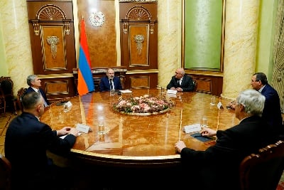 Փաշինյանը հանդիպել է արտախորհրդարանական քաղաքական ուժերի ղեկավարներին