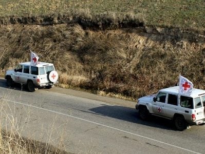 МККК перевез 24 человека из Нагорного Карабаха в Армению и и 19 человек - в обратном направлении