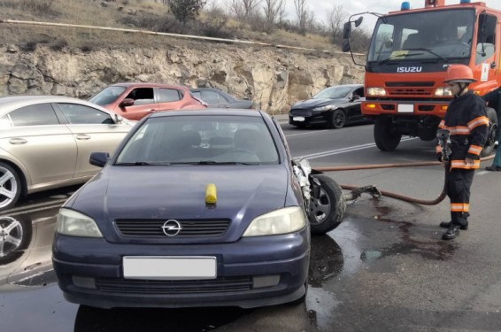 ՃՏՊ Ծիծեռնակաբերդի խճուղում․ բախվել են «Nissan Tiida»-ն և «Opel Astra G»-ն