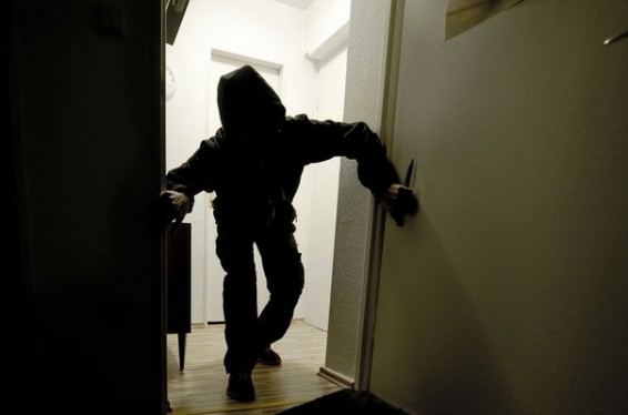 Ավազակային հարձակում Արմավիրի մարզում. դիմակավորված անձինք կապել են տանտիրուհուն ու հարսին և հափշտակել ոսկեղենը