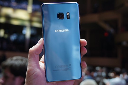 Samsung-ը հաստատել է՝ կապույտ Galaxy S7 edge-ը նոյեմբերին կթողարկվի