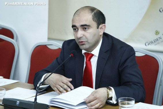 Անհանգստացնողն այն է, որ կուտակումներ կան ադրբեջանական կողմում, բայց դա չի նշանակում, որ մենք պետք է վախենանք. Էդմոն Մարուքյան