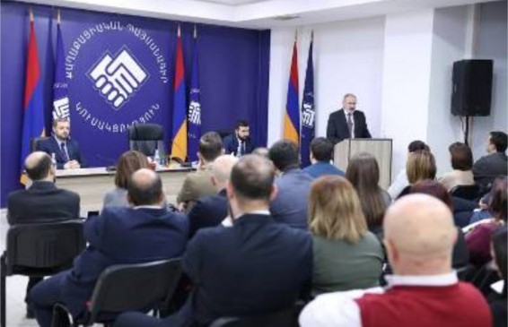 «Հրապարակ». ՔՊ-ն՝ ՀԱԿ-ի եւ «Լուսավոր Հայաստանի» հետքերով