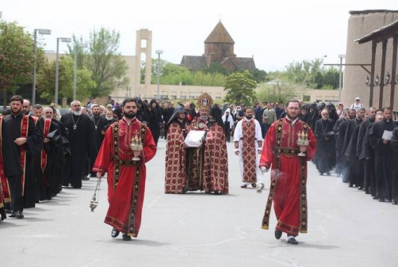 Մայր Աթոռ Սուրբ Էջմիածնում տեղի է ունեցել Հայոց ցեղասպանության նահատակների ոգեկոչման արարողություն