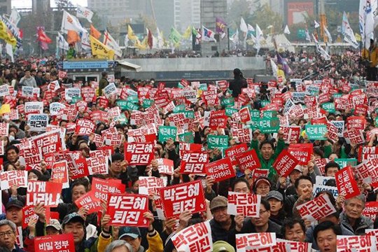 Սեուլում նախագահի հրաժարականը պահանջող 100 հազար մարդ է հավաքվել