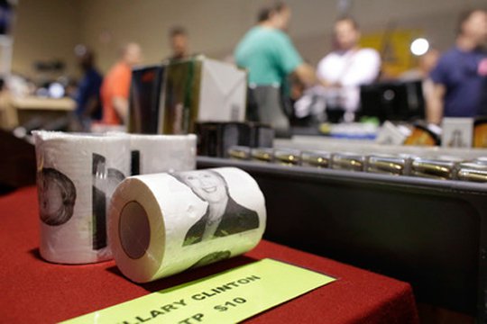 ԱՄՆ նախագահի թեկնածուների պատկերով ապրանքներից ամենալավը վաճառվում է զուգարանի թուղթը