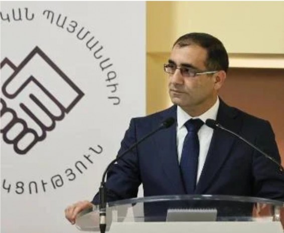 «Հրապարակ». Կապանի ՔՊ ղեկավարն ազատվել է պաշտոնից. նրա նոտար քրոջ գլխին էլ են սեւ ամպեր կուտակվում