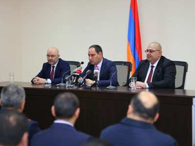 Առուշանյանի ղեկավարությամբ Շիրակը շարունակելու է բռնած զագացման ճանապարհը․ Խուդաթյանը ներկայացրեց նոր մարզպետին