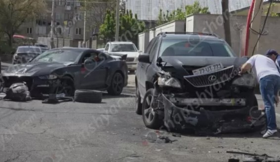 Շղթայական խոշոր ավտովթար՝ Երևանում