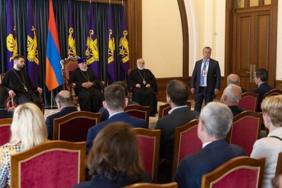 Ամենայն Հայոց Կաթողիկոսը 35 եվրոպական երկրների դատավորների հետ խոսել է Ադրբեջանում հայ գերիների նկատմամբ իրականացվող շինծու դատավարության մասին