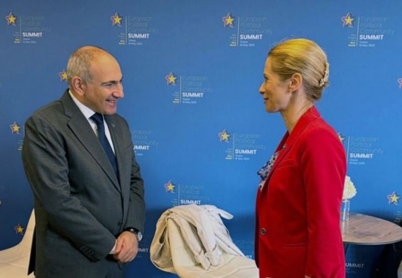 Никол Пашинян и Кая Калас обменялись мнениями о переговорном процессе между Арменией и Азербайджаном