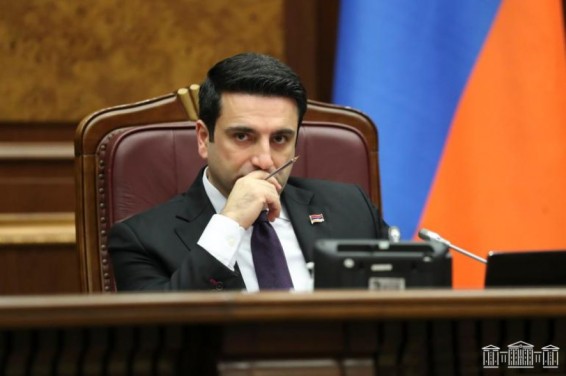 Մեր շուկաներում հայտնվելու են ադրբեջանական ապրանքներ, Ադրբեջանում՝ հայկական. հայերը և ադրբեջանցիներն ապրելու են կողք կողքի, մերվեք սրա հետ. Ալեն Սիմոնյան