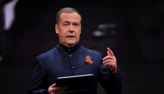 Медведев заявил, что Зеленский ищет легитимизации за счёт переговоров
