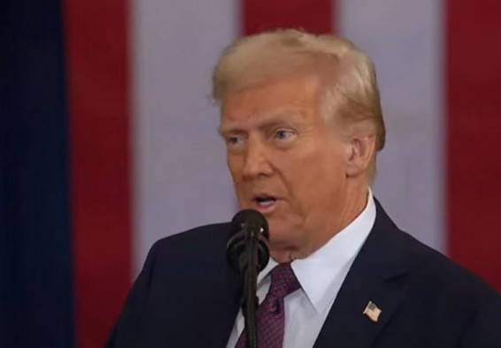 Трамп пригрозил переместить тысячи мигрантов в Гуантанамо
