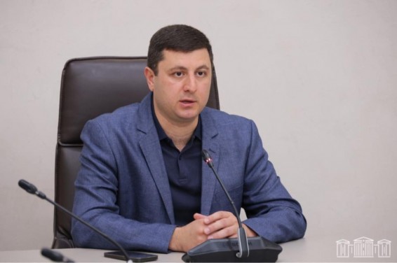 Հայաստանը դիտորդի կարգավիճակով հետևում է, թե ինչ կանեն իր հետ ու ինչ «կռճոներ» կշպրտեն․ Աբրահամյան