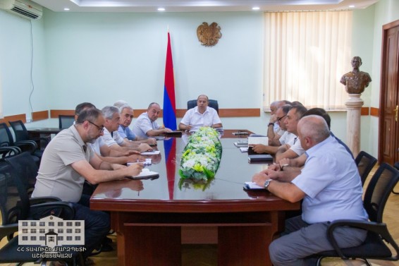 Տավուշում խորհրդակցություն է անցկացվել, քննարկվել են քաղաքաշինության, ճանապարհաշինության, կրթության և սուբվենցիոն ծրագրերին առնչվող հարցեր