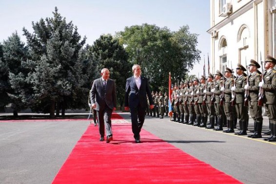 Նիկոլ Փաշինյանը հյուրընկալել է պաշտոնական այցով Հայաստան ժամանած Իրանի նախագահին