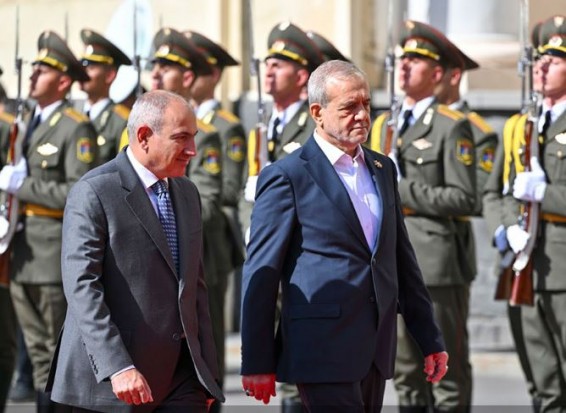 Пезешкиан рассказал Путину о встрече с Пашиняном