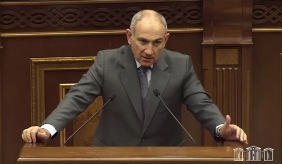 Пашинян заставляет беспартийных депутатов от правящей фракции вступать в 