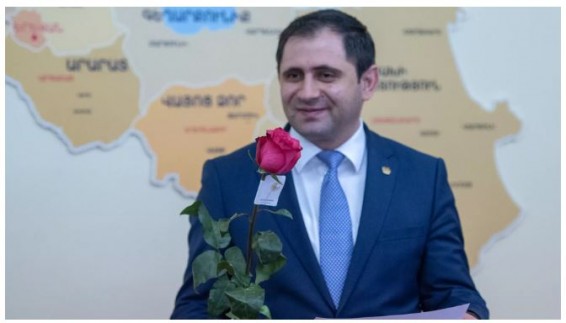 Поглощение Армении противником, увольнение генералов, клубника и министерство мирных дел