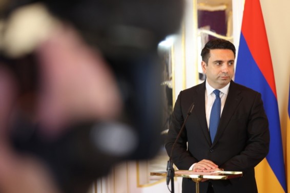 Ալեն Սիմոնյանն արձակուրդ է մեկնում