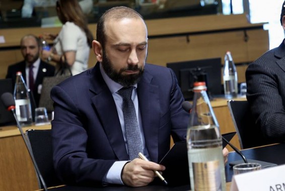 Мирзоян заявил, что Армения сталкивается с ростом гибридных угроз