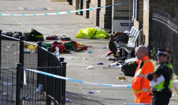 Нападение с ножом в поезде в Англии: 11 раненых, из них один в критическом состоянии