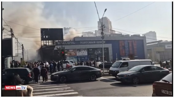На проспекте Комитаса в Ереване вспыхнул пожар