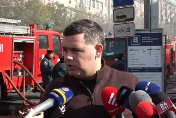 Հայտարարվել է հրդեհի բարդության թիվ 3 կանչ, երկու փրկարար ծխահարության հետևանքով օգնություն է ստացել. Մանրամասներ՝ «Երևան Սիթի»-ի հրդեհից (Տեսանյութ)