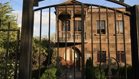 Ряд священнослужителей вызван на допрос в СК по делу о прослушке архиепископа Ованнисяна