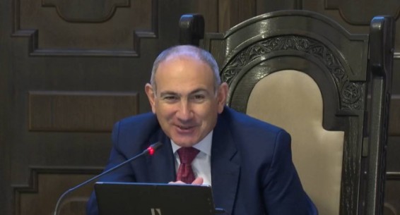 Նիկոլ Փաշինյանին հետաքրքիր է՝ մարդը հունվարի 3-ին կա՛մ շատ կերել է, կա՛մ շատ խմել ու բժշկի կարիք ունի՝ ի՞նչ է անելու