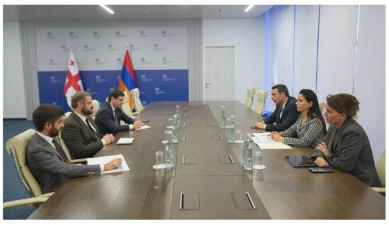 Министр экономики Армении обсудил с грузинской коллегой вопросы логистики