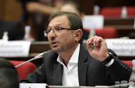 Թուրքիան շարունակում է խոսել նախապայմաններով, իսկ Հայաստանը՝ «սիրավեպի» այս օրերին՝ հերքելով. Գեղամ Մանուկյան