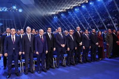 «Հրապարակ». Ընտրությունների շեմին մոտ 8 հազար մարդու փորձում են իրենց կողմը գրավել