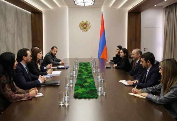 Армения предпринимает активные шаги по расширению вовлеченности женщин в сфере безопасности – глава Совбеза