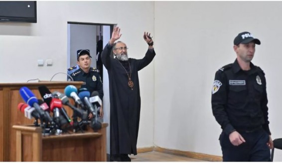 Архиепископу сделают операцию в медцентре 