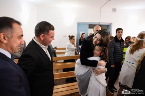 Արփինե Սարգսյանը ներկա է եղել Մարի Իզմիրլյանի անվան մանկատան սաների ամանորյա հեքիաթային ներկայացմանը