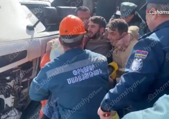 Երևան-Երասխ-Մեղրի ճանապարհին ավազով բարձված բեռնատարը դուրս է եկել երթևեկելի գոտուց և կողաշրջվել