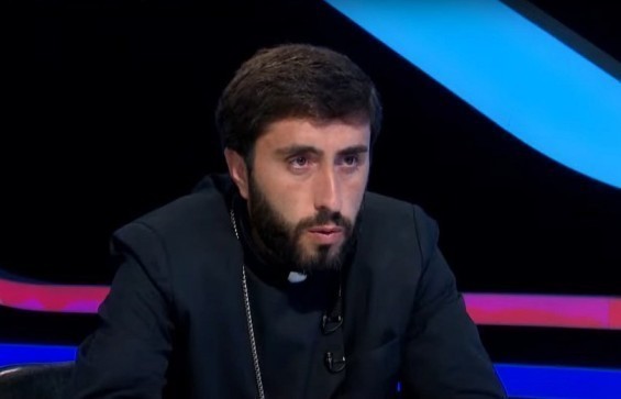 В суде будет рассмотрен вопрос снятия обеспечения иска по делу лишенного сана Степана Асатрян