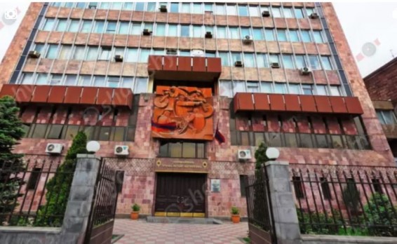 Ոստիկանները պարզել են, որ «Ցլիկ Հայկո»-ն, «Քյարամիկ»-ը, «Բջե»-ն, «Սևո»-ն, «Ուֆայի Գևոր»-ը, «Բաքսիոր»-ը, «Քանաքեռցի չոփ»-ը և ևս 3 հոգի ապօրինի կերպով ձեռք են բերել զենք-զինամթերք և պահում են իրենց մոտ