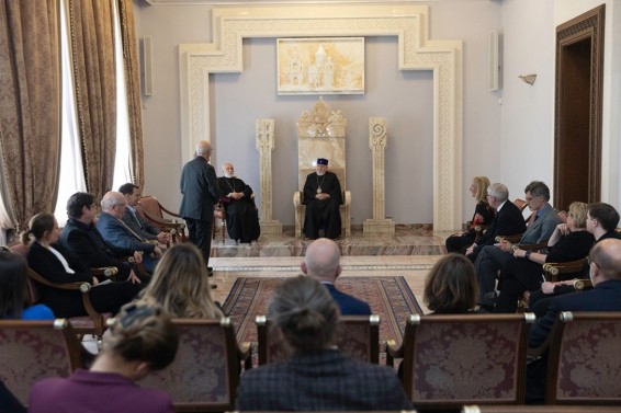 Ամենայն Հայոց Կաթողիկոսը եվրոպական լրատվամիջոցների ներկայացուցիչների հարցերին է պատասխանել