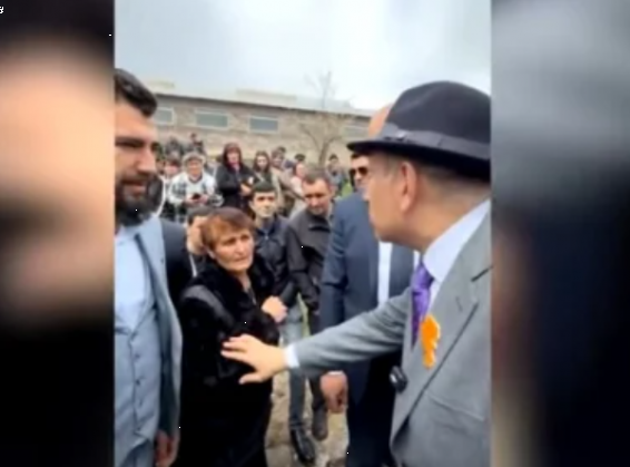 Էդ գյուղում մի մարշուտկա չկա, որ գնանք դեղ առնենք, ո՞նց Եղեգնաձոր գնանք, գոնե ամիսը 2 անգամ լինի. Բնակչուհին Փաշինյանին