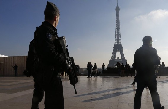 Փարիզում դիմակավորված անձինք կանգնեցրել են Bentley-ն ու դրանից 5 մլն եվրո տարել